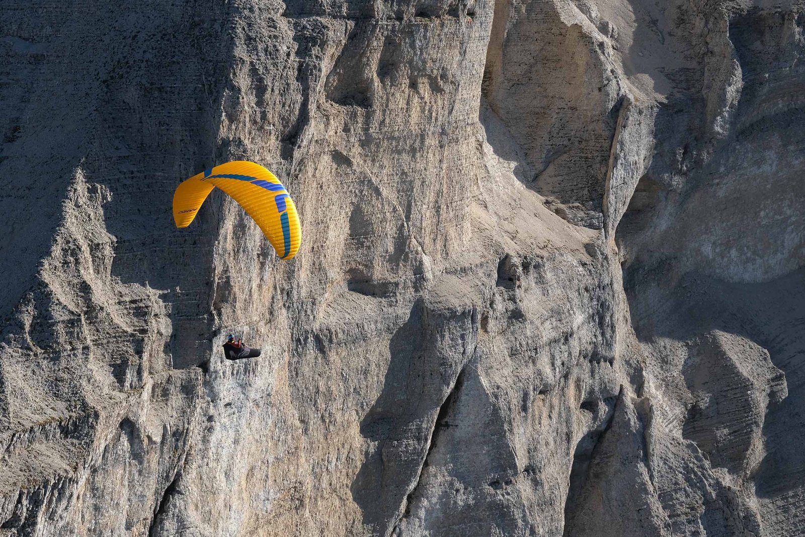 Ozone Rush 6 Paraglider - Image 4